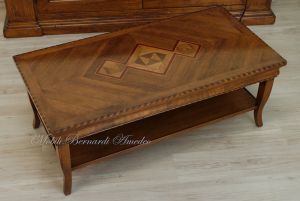 Tavolino classico da salotto in legno massiccio con intarsio